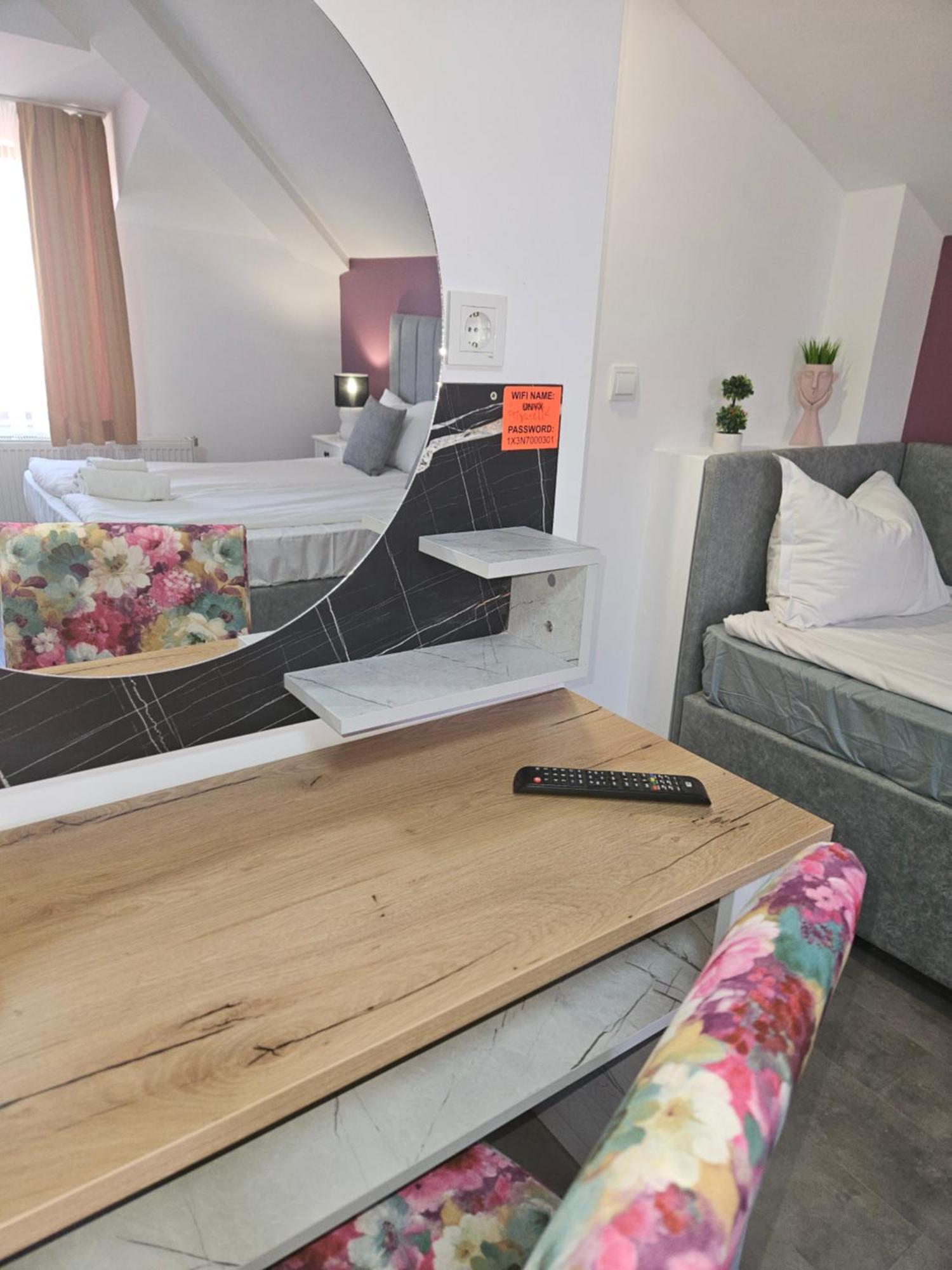 Priyateli - Friends Hotel Veliko Tarnovo Kültér fotó
