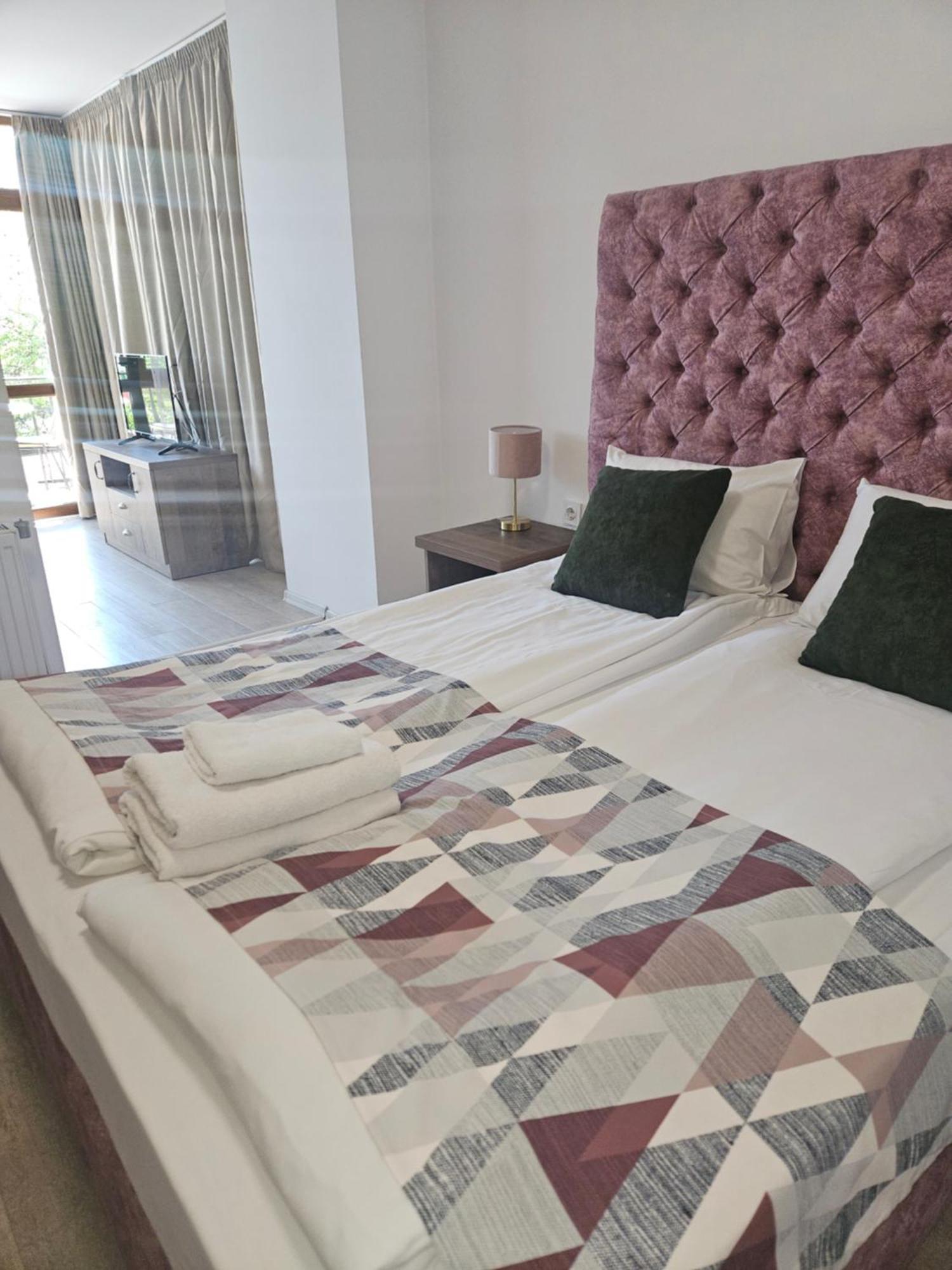 Priyateli - Friends Hotel Veliko Tarnovo Kültér fotó