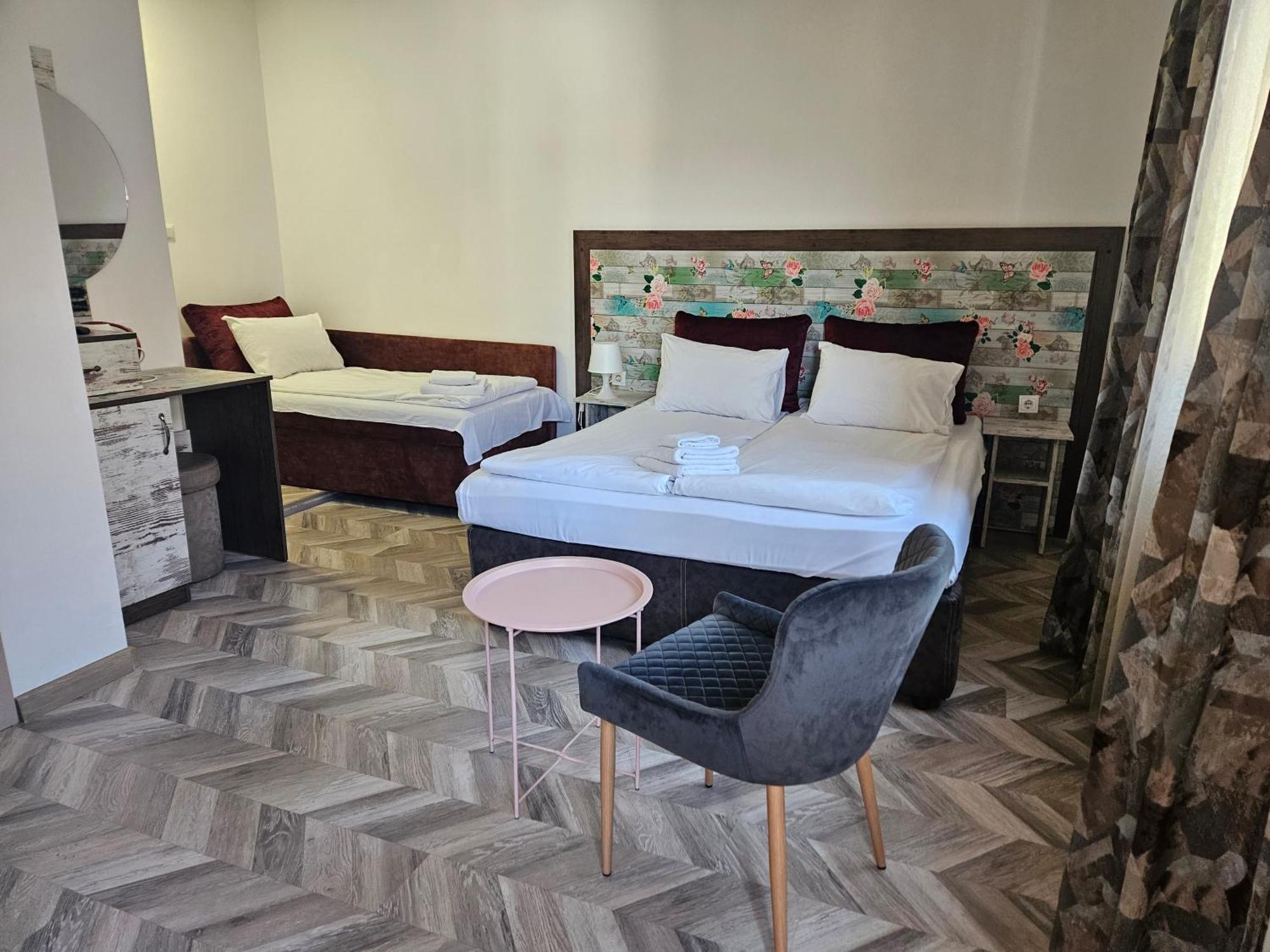 Priyateli - Friends Hotel Veliko Tarnovo Szoba fotó
