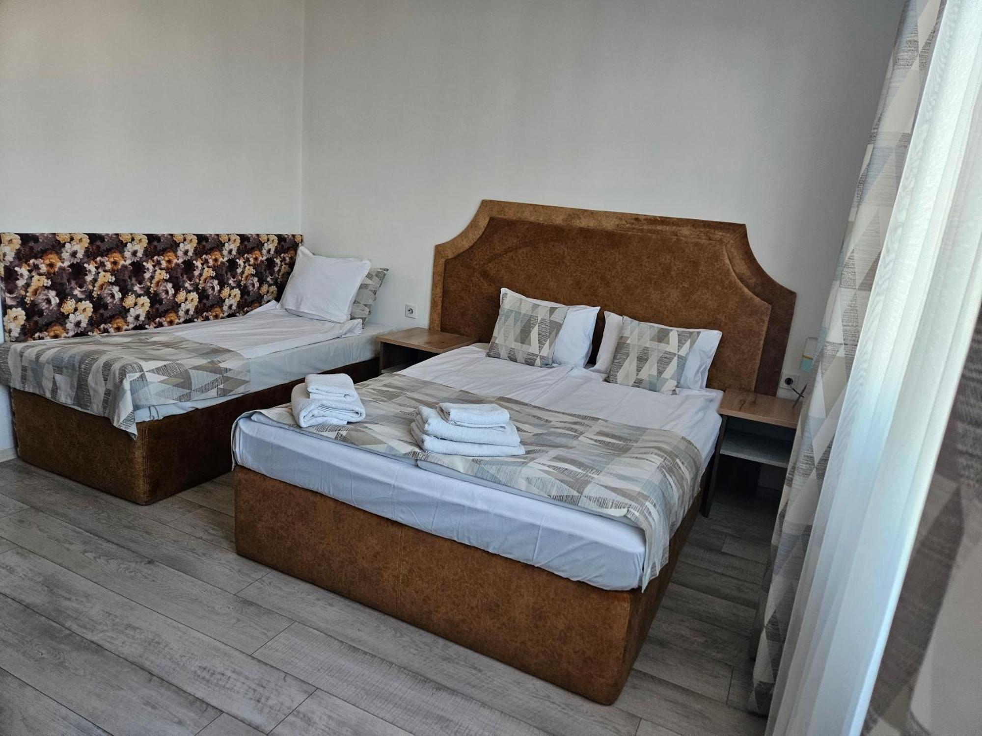 Priyateli - Friends Hotel Veliko Tarnovo Szoba fotó