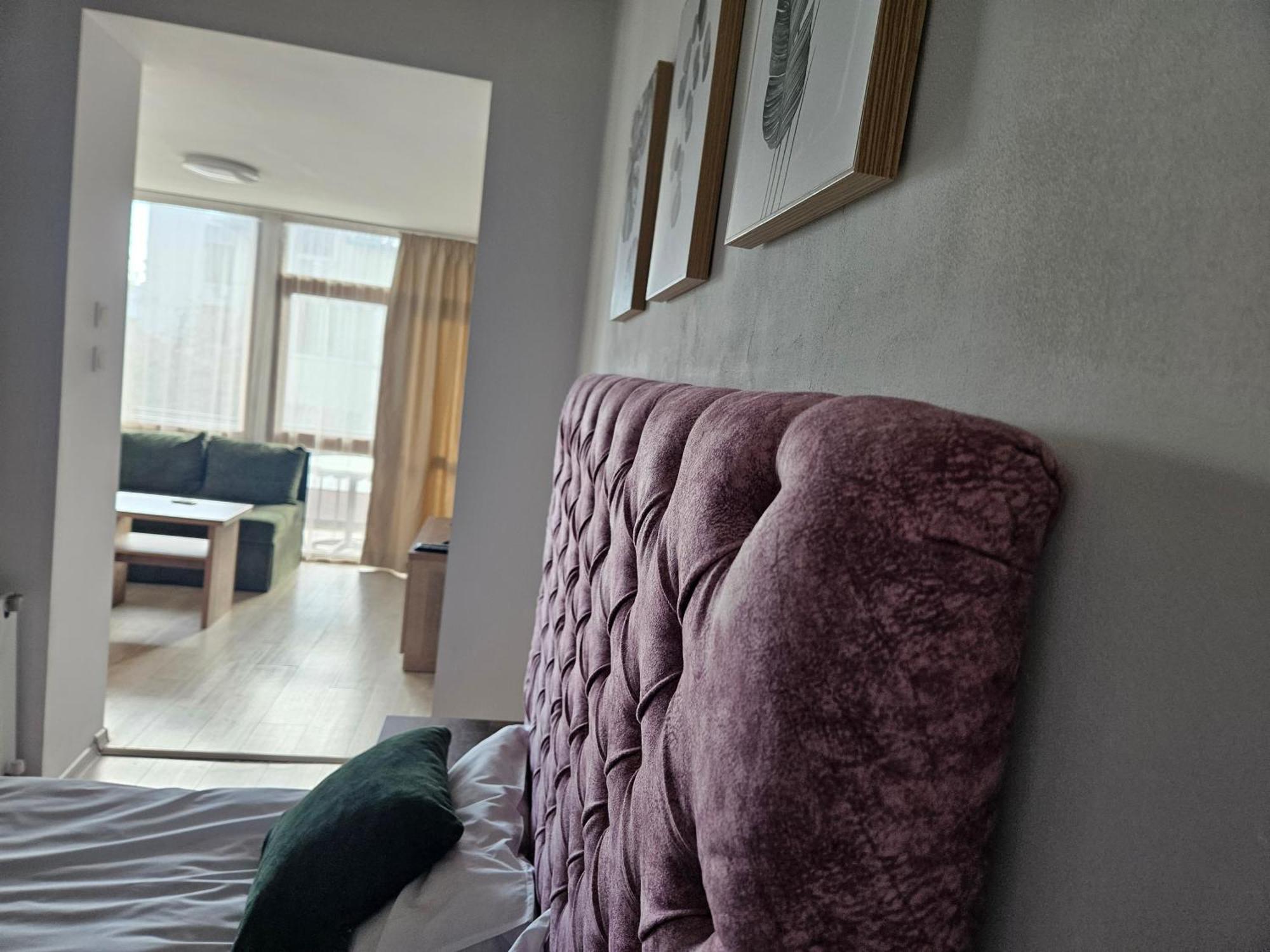 Priyateli - Friends Hotel Veliko Tarnovo Kültér fotó